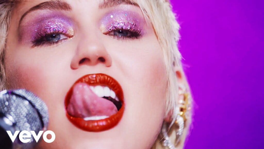 Miley Cyrus - Midnight Sky com letras - baixar - vídeo