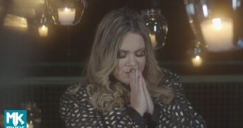 Sarah Farias – O Céu Está me Sustentando Sarah Farias - O Céu Está me Sustentando com letras - baixar - vídeo